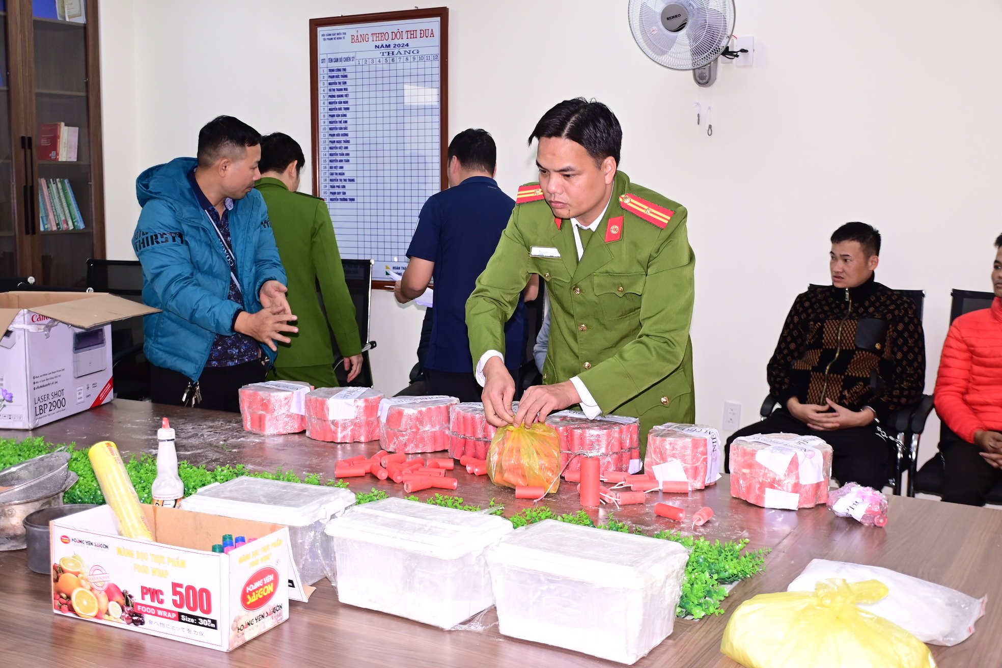 Tăng cường tuyên truyền pháp luật về Quản lý, sử dụng vũ khí, vật liệu nổ, công cụ hỗ trợ